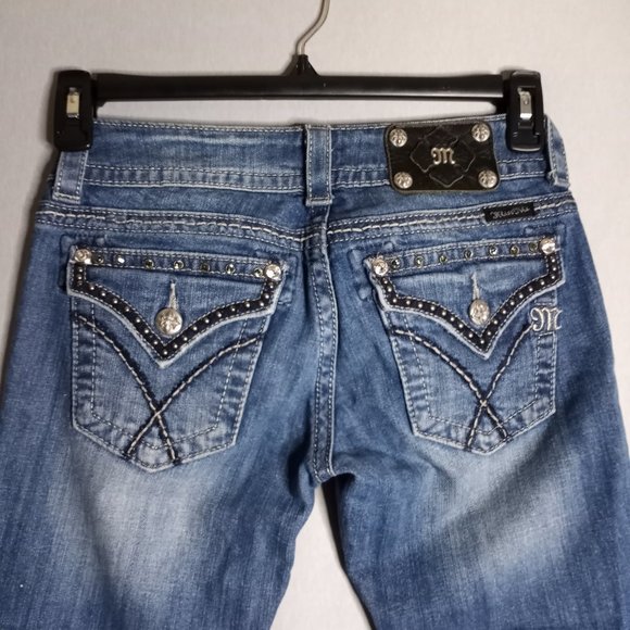 Miss Me Women's Low-Rise Capri Medium Wash Denim Capri Jeans Size 26 - Picture 5 of 10